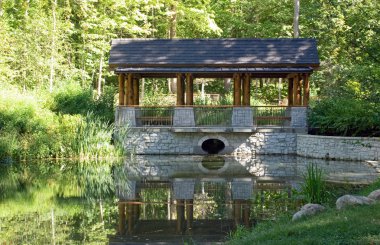Park Pavilion gölet ile