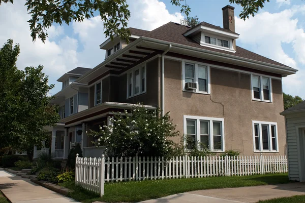 Stucco House with Picket Fence — Stock Image Stucco House with Picket Fence Stock Image