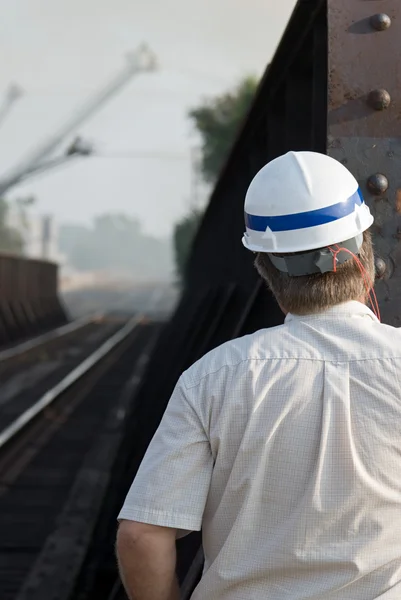 Engneer Looking Down Track — Stock Photo, Image