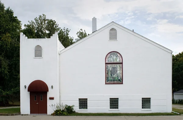 작은 치장 용 벽 토 이웃 교회 — 스톡 사진