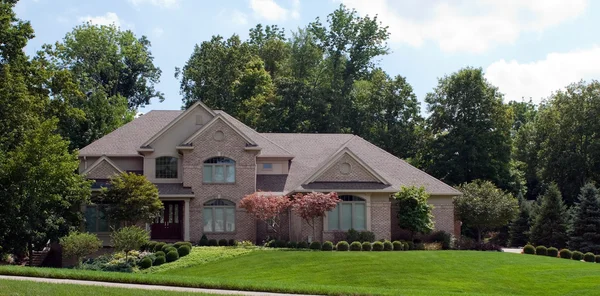 Grand Suburban Brick Home — Stock Photo, Image