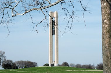 Carillon çan kulesine bahar