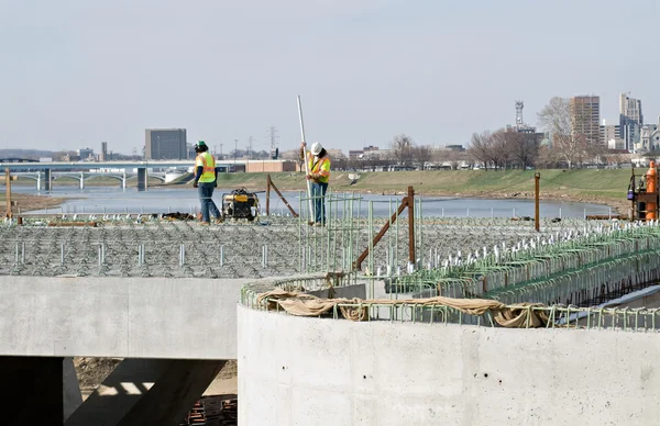 Bridge Construction Workers — Stock Photo, Image