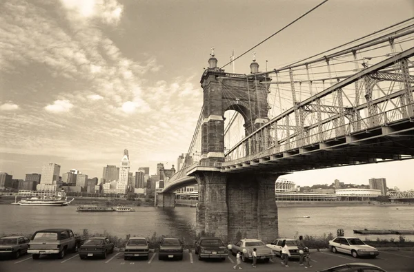 Retro John A. Roebling asma köprü — Stok fotoğraf