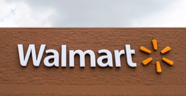 Walmart işareti gökyüzü karşı