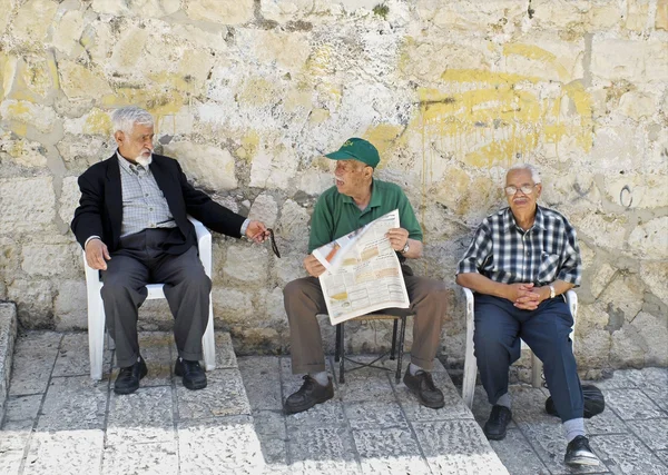 Trois hommes dans la rue, Jérusalem — Photo