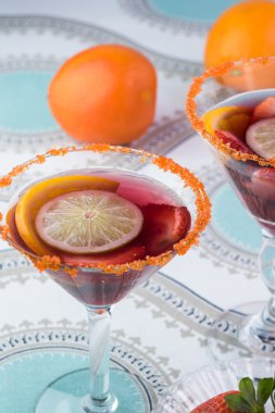 Sangria ile martini cam.