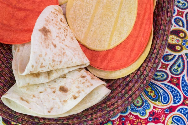 Sortiment mexikanischer Tortillas. — Stockfoto