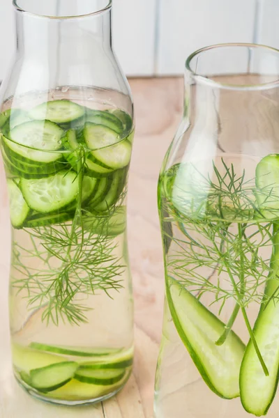 Cucumber, ginger, spring fresh dill infused water. — Stock Photo, Image