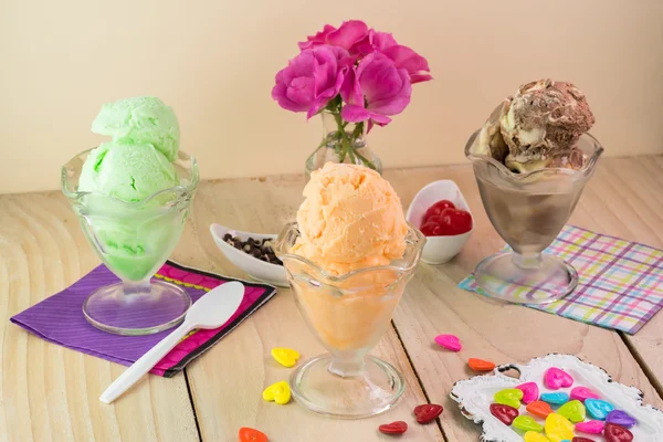 Helado surtido y sorbete . —  Fotos de Stock