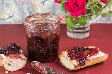 taze ev yapımı reçel incir.