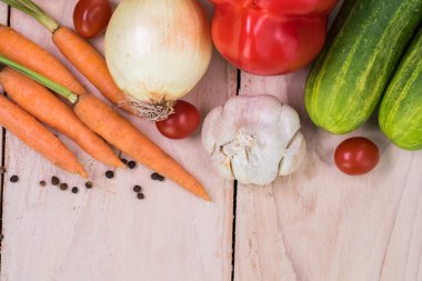 Turşu sebze için malzemeler.