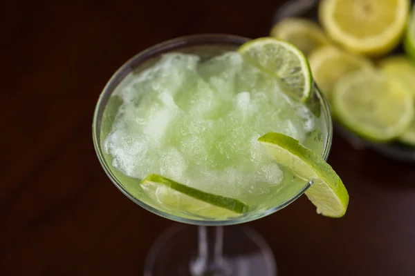Tiefkühl-Margarita-Cocktail. Selektiver Fokus. — Stockfoto