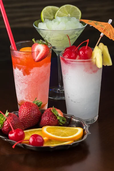 Cocktail tropicali congelati . — Foto Stock