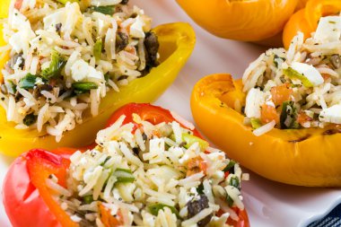 Vejetaryen biber dolması.