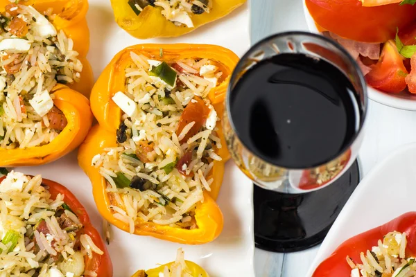 Vegetarian stuffed bell peppers. — Stock Photo, Image