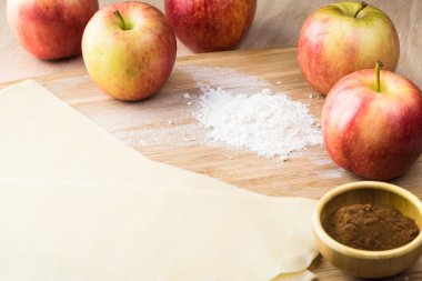 Elmalı turta için kabuk.