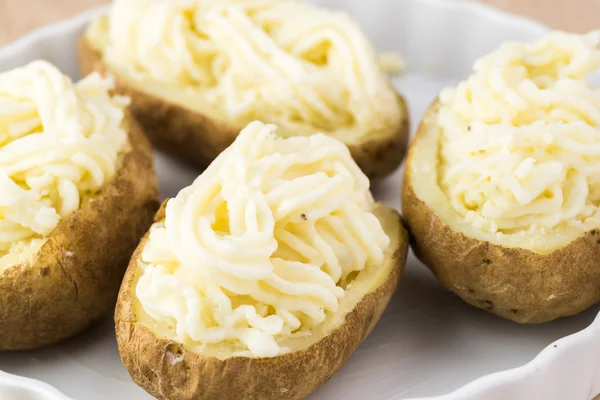 Krémová česneková dvakrát pečené brambory. — Stock fotografie