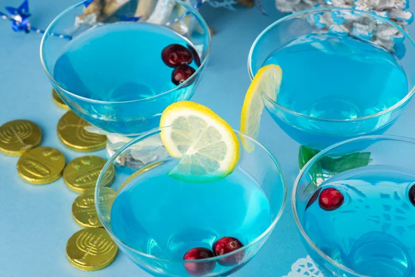 Coctail bleu pour célébrer Hanoukka . — Photo