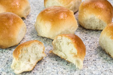 Taze fırınlanmış akşam yemeği..