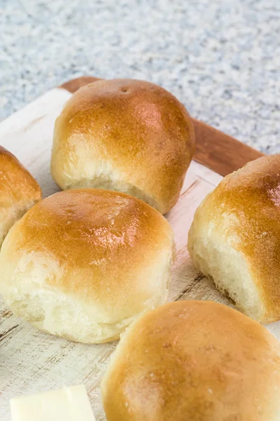 Rollos de cena recién horneados. — Foto de Stock