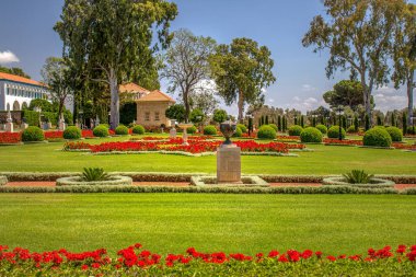 Parktaki güzel bahçe.