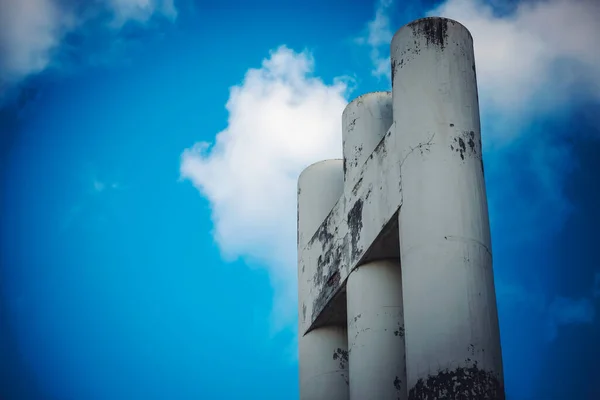 Fábrica Industrial Construção Concreto Céu Nuvens — Fotografia de Stock