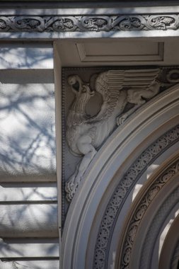 Madrid 'deki binanın ön cephesinin ayrıntıları.