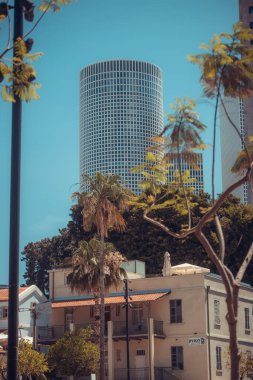 tel aviv avrael avrael 20 Şubat 2020 Öğleden sonra limasol sokaklarında modern bir bina manzaralı