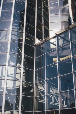 Şehrin modern binası