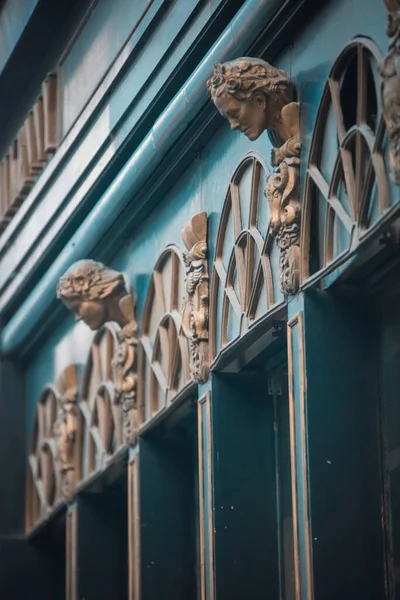 Vieja Puerta Madera Con Una Ventana — Foto de Stock