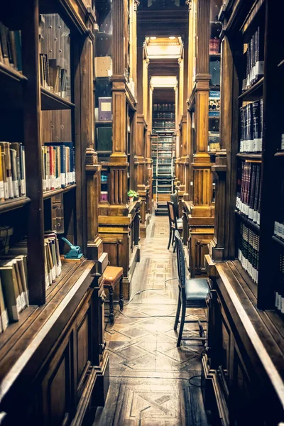 Εσωτερικό Μιας Παλιάς Βιβλιοθήκης Στο Μπουένος Άιρες Αργεντινή — Φωτογραφία Αρχείου