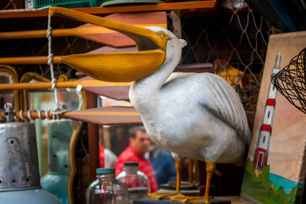 Closeup Shot Beautiful Pelican Figurine — Fotografia de Stock