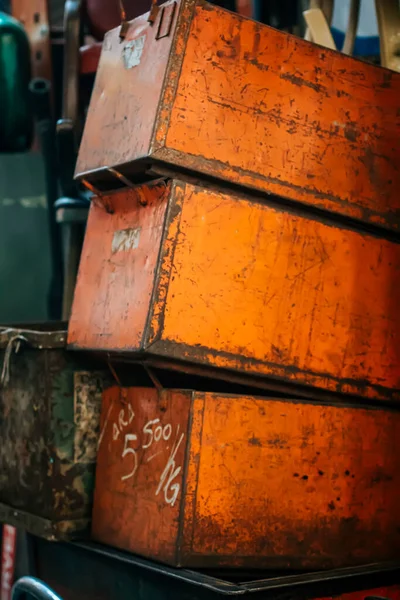 Old Rusty Metal Boxes Market — Stock Photo, Image