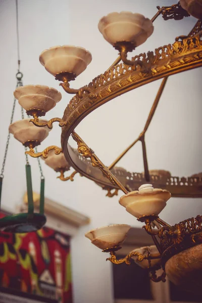 Lámpara Araña Decorativa Colgando Techo —  Fotos de Stock