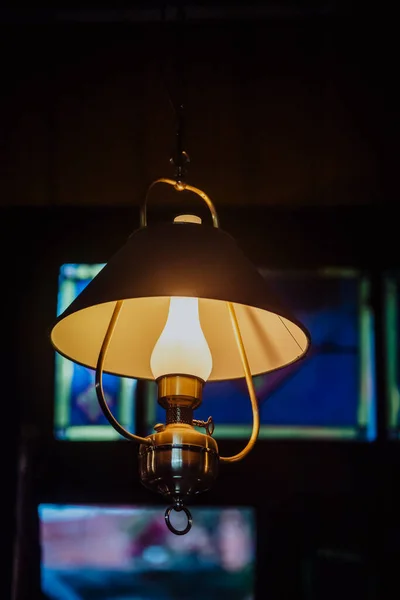 Лампа Лампа Чорному Фоні — стокове фото