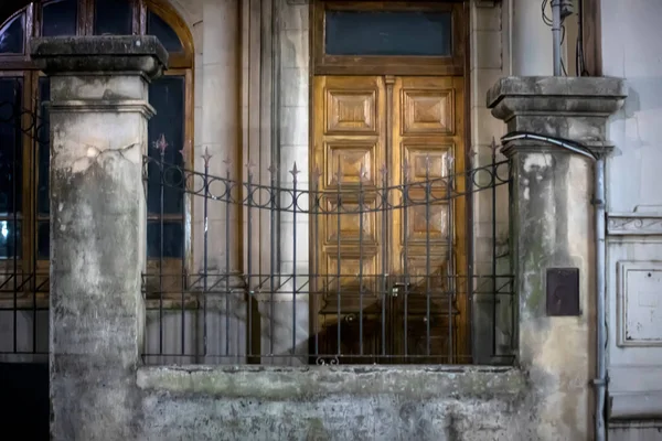 Casa Veche Abandonată Din Oraș — Fotografie, imagine de stoc