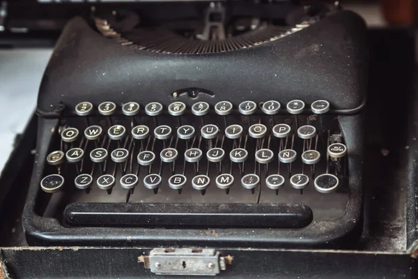 Máquina Escrever Velha Com Fundo Retro Vintage — Fotografia de Stock
