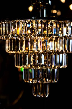 Güzel lüks avizenin yakın çekimi.