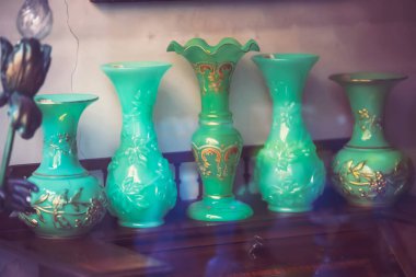 Bir markette farklı yemekler.