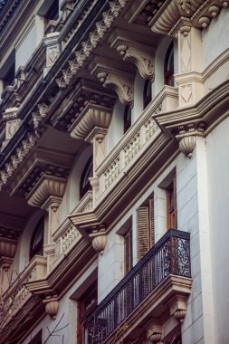 Barselona şehrindeki binanın ön cephesi