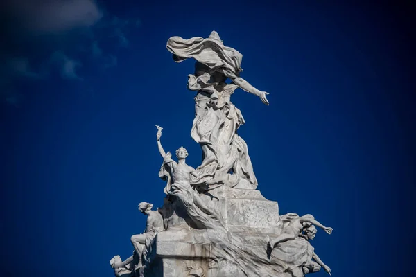 Кам Яна Статуя Чоловіків Парку — стокове фото
