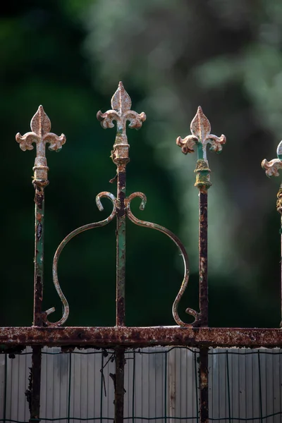 Old Rusty Metal Fence Detail — 图库照片