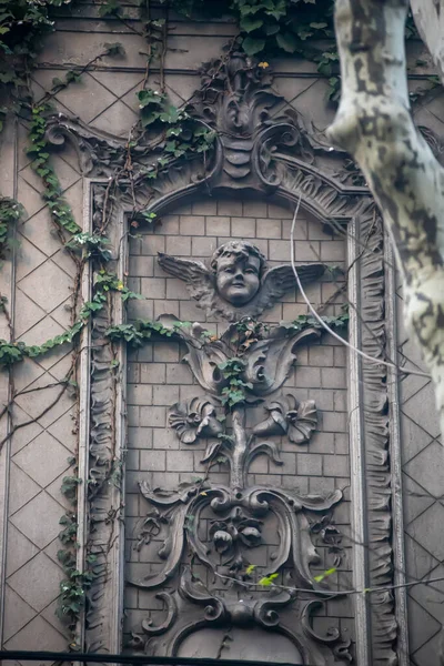 Estatua Iglesia Ciudad Barcelona —  Fotos de Stock