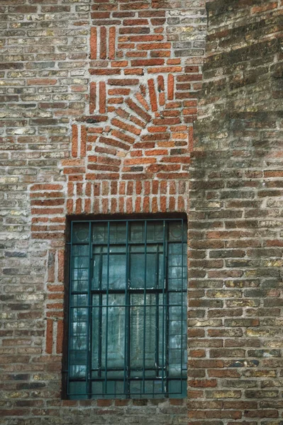 Vieux Mur Briques Avec Une Fenêtre — Photo