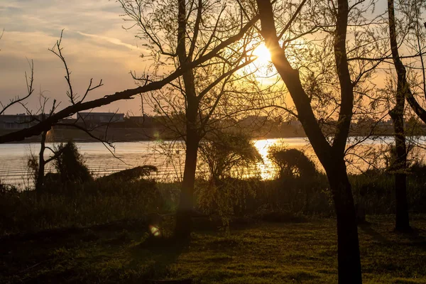 Belo Pôr Sol Sobre Lago — Fotografia de Stock