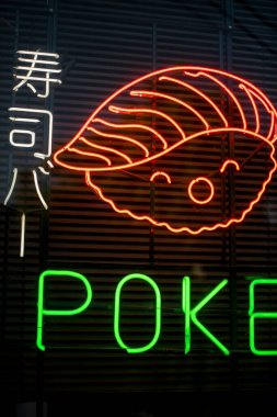 Parlayan neon ışığı işareti 