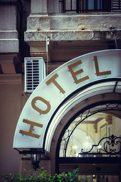 Hotel Sign Building Close View — Stock fotografie