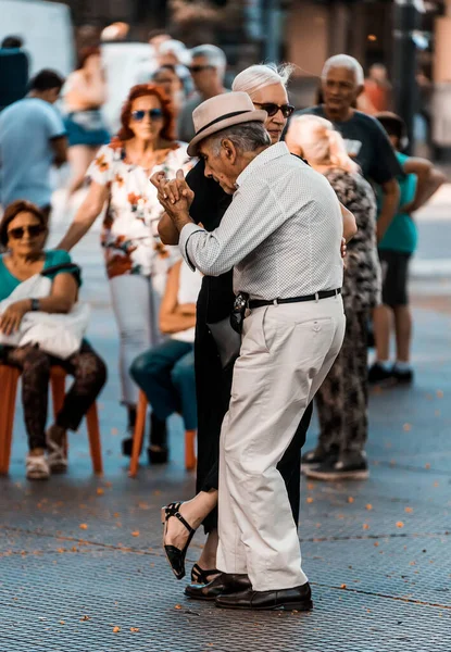 Buenos Aires Argentinien November 2019 Menschen Tanzen Tango Auf Einer — Stockfoto