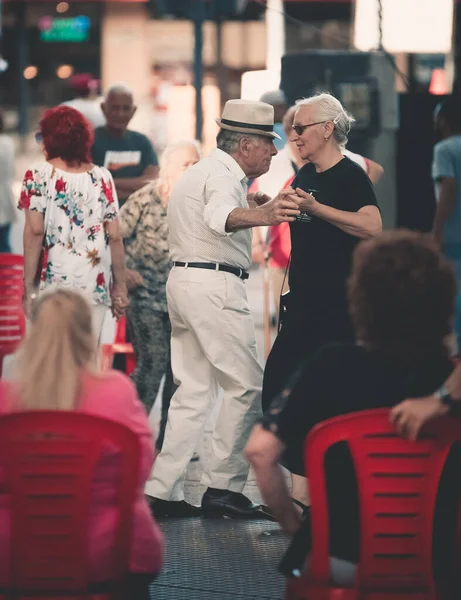 Buenos Aires Argentina Novembro 2019 Pessoas Dançando Tango Uma Rua — Fotografia de Stock